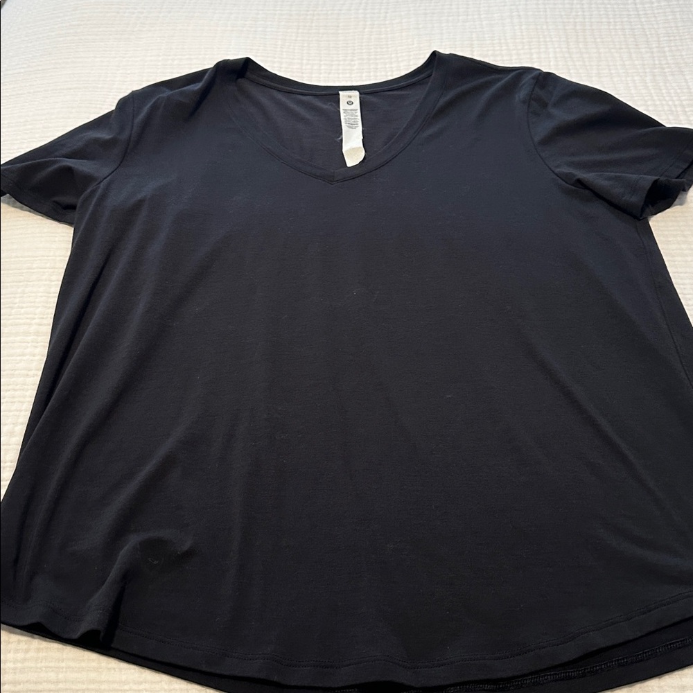 Lululemon love curved hem shirt - Picture 2 of 2